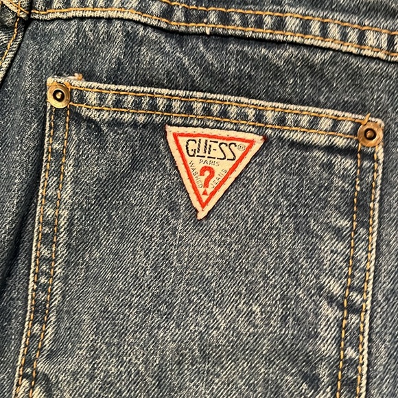 Vintage Guess Jeans in Excellent condition!! Medium denim wash - Picture 5 of 5